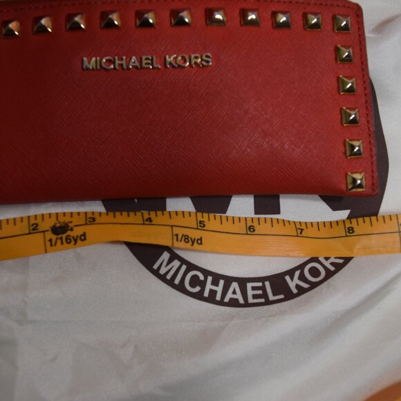 Michael Kors Sheila medium Handbag, red with matching wallet - Picture 14 of 15